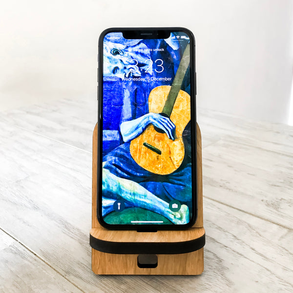 galliard games wooden phone stand with iphone
